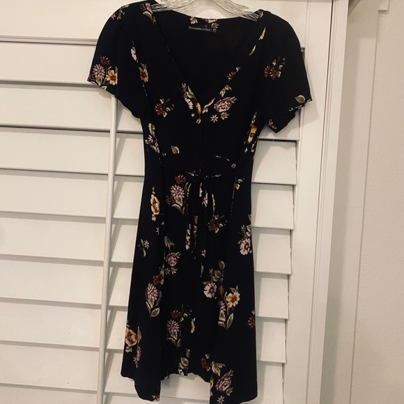 Abercrombie & Fitch Dress - Picture 1 of 3